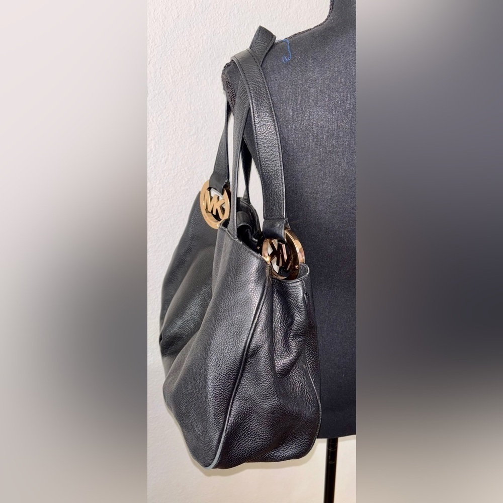 Michael Kors Fulton EastWest Black Soft Pebbled Leather Lg Gold MK Medallion Bag - Picture 7 of 12